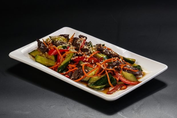 Salad with beef and broken cucumbers 