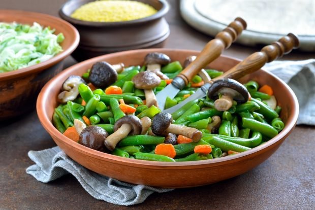 Salad with young beans and mushrooms is a simple and delicious recipe how to cook step by step