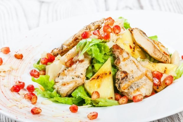 Grilled pineapple salad 