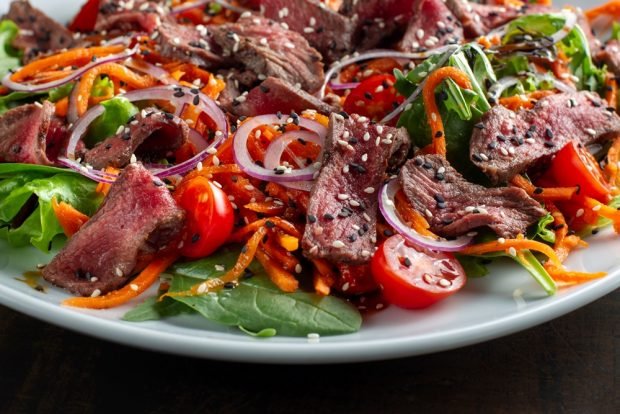 Salad with beef and Korean carrots