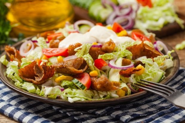 Meat salad with lamb, vegetables and Greek yogurt 