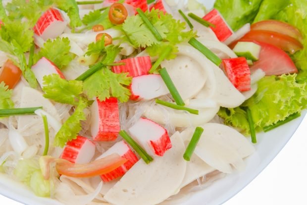 Salad with crab sticks and chicken sausages – a simple and delicious recipe, how to cook step by step