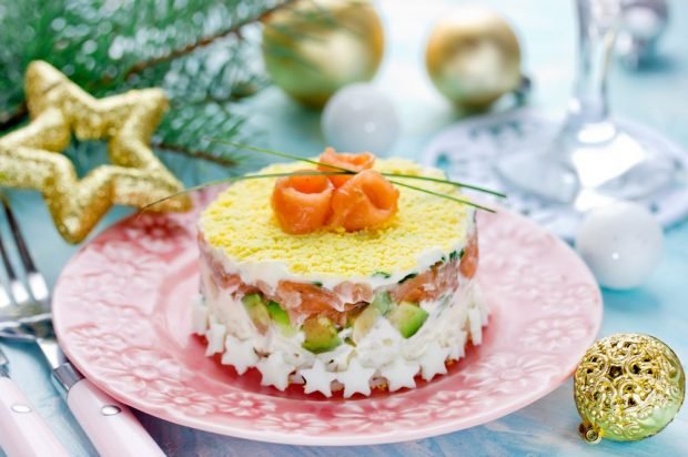 Puff salad with salmon, avocado, rice and eggs – a simple and delicious recipe, how to cook step by step