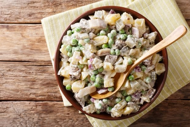 Salad with beef and herring