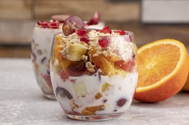 Fruit salad with grapes, citrus fruits and yogurt is a simple and delicious recipe, how to cook step by step