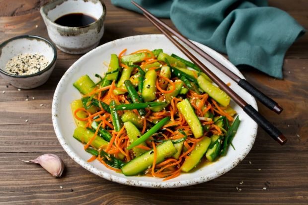 Salad of cucumbers, string beans and Korean carrots 