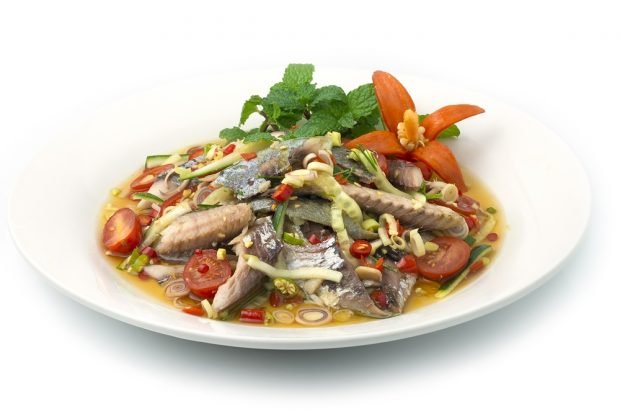 Salad with canned fish in Thai style is a simple and delicious recipe, how to cook step by step