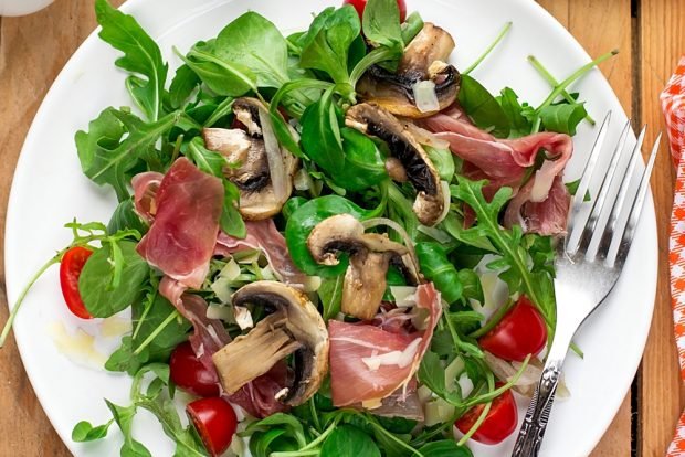 Salad with ham and mushrooms – a simple and delicious recipe, how to cook step by step