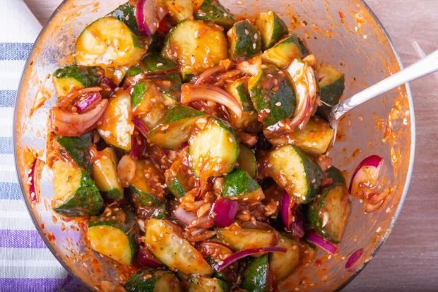 Spicy salad with cucumbers and purple onions – a simple and delicious recipe, how to cook step by step