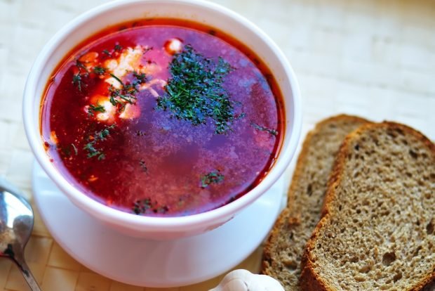 Borscht with lentils 