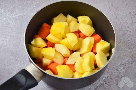 Carrot and apple puree soup: photo of recipe preparation, step 1