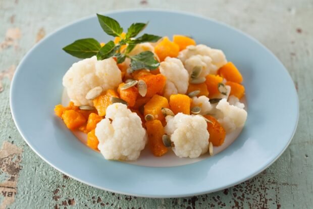 Salad with pumpkin and cauliflower