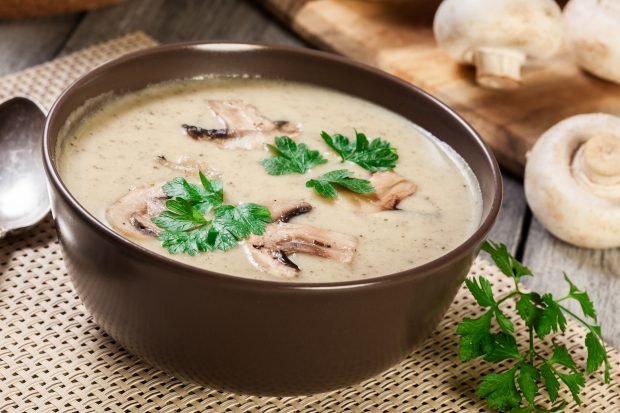 Cream soup of champignons with cream – a simple and delicious recipe, how to cook step by step