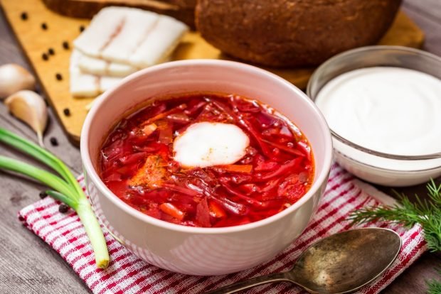 Borscht with pork in a slow cooker