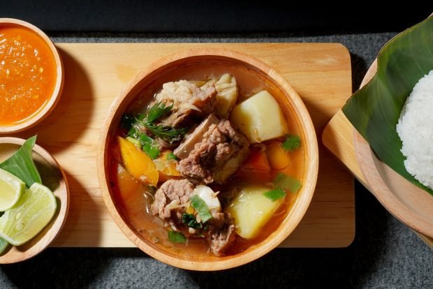 Pork rib soup with potatoes 