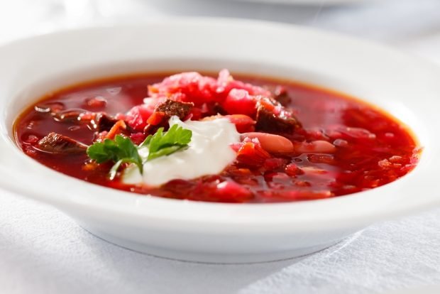 Borscht with canned beans