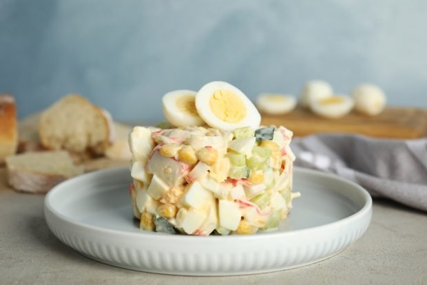 Crab salad with quail eggs is a simple and delicious recipe, how to cook step by step