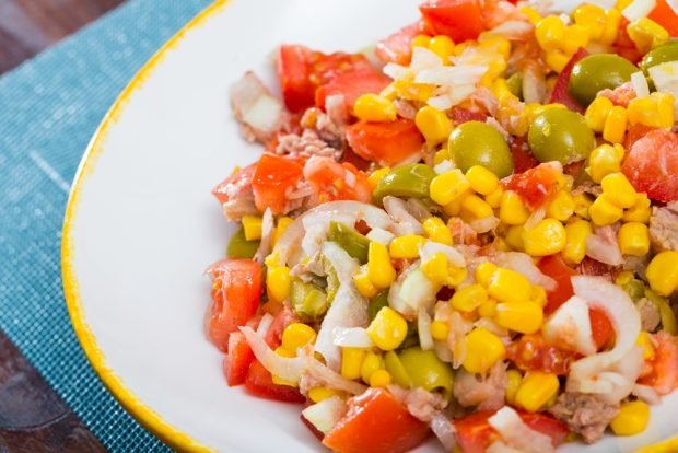 Salad with canned fish and corn – a simple and delicious recipe, how to cook step by step