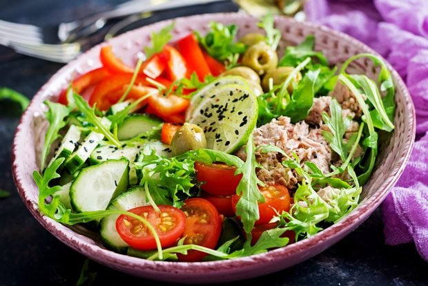 Salad with tuna, lime and Dijon mustard