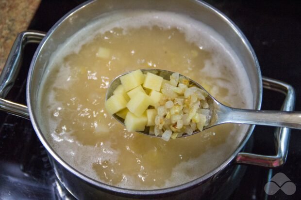 Pea soup with crackers: photo of recipe preparation, step 5