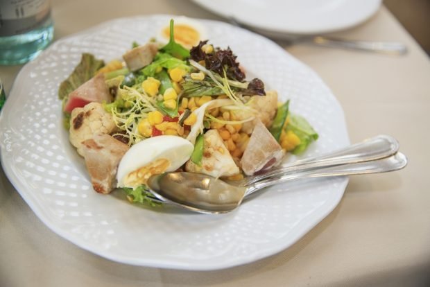 Salad with fish and cauliflower 