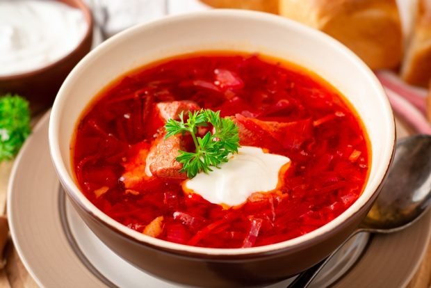 Borscht without tomato paste