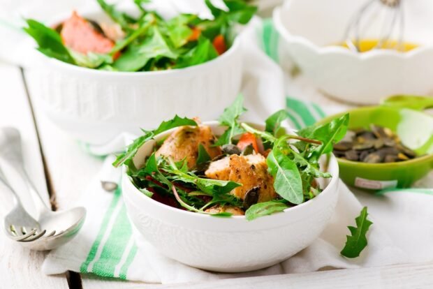 Salad with pumpkin and chicken 