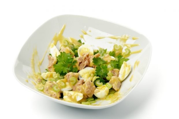Salad with cod liver and celery