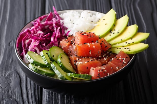 Poke with tuna and avocado