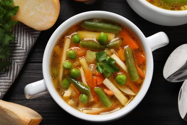 Soup with radish and tomatoes