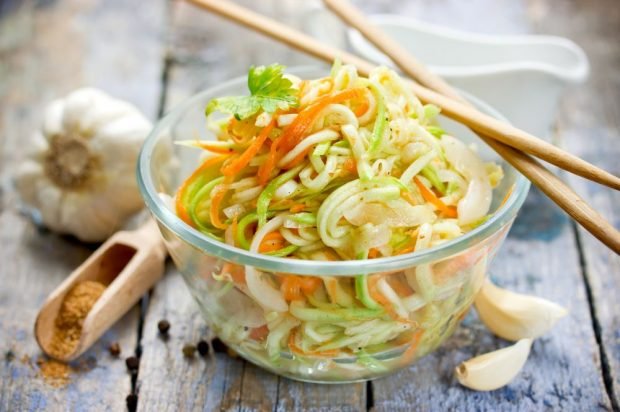 Salad of egg noodles, zucchini and Korean carrots