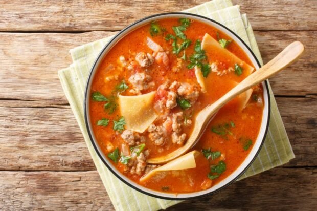 Lasagna soup with ground beef is a simple and delicious recipe, how to cook step by step