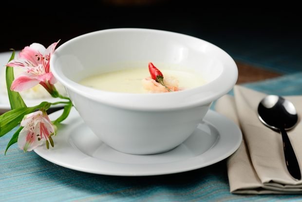 Milk soup with shrimp and coconut milk