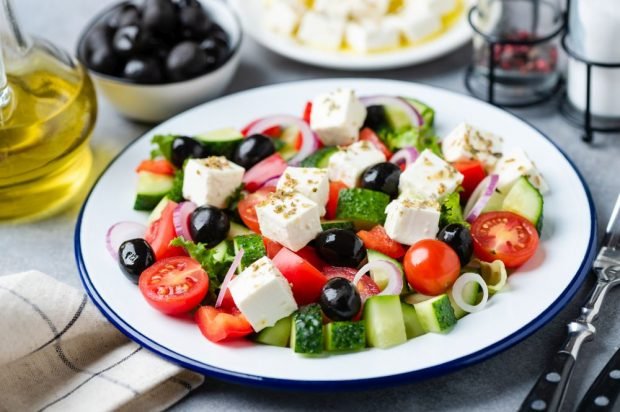 Greek salad with olives, feta and shallots