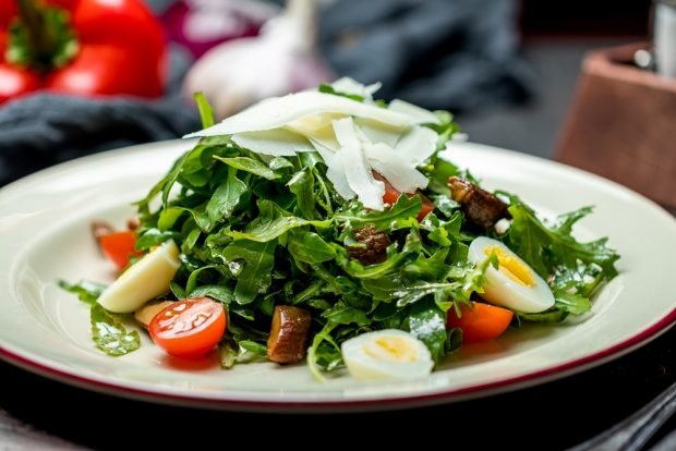 Salad with fried mushrooms in Italian