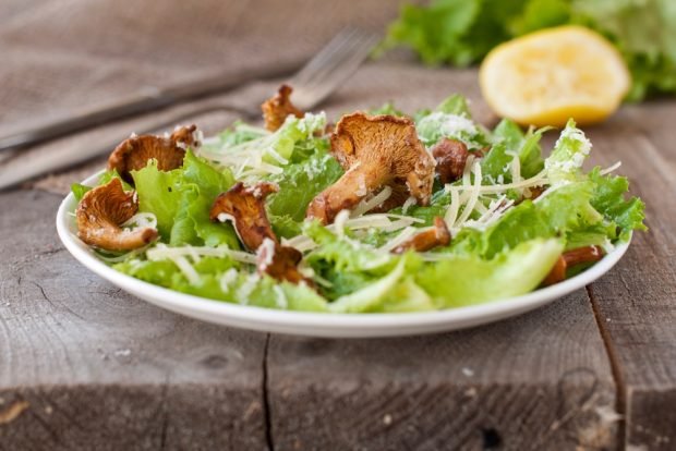 Salad with chanterelles and parmesan – a simple and delicious recipe, how to cook step by step