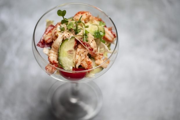 Cocktail salad with seafood 