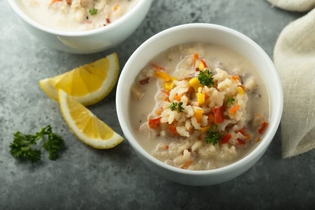 Milk soup with rice and vegetables 