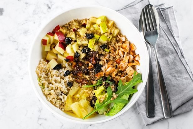 Salad bowl with pineapples and apples