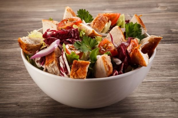 Meat salad with chicken, red cabbage and tomatoes – a simple and delicious recipe, how to cook step by step