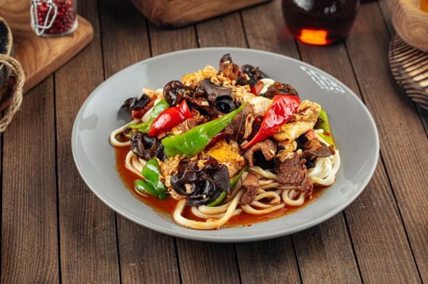 Lagman with veal, mushrooms and bell pepper is a simple and delicious recipe, how to cook step by step