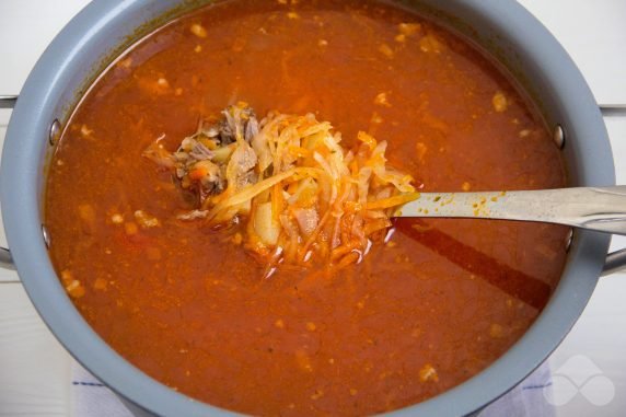 Borscht without beetroot: photo of recipe preparation, step 4