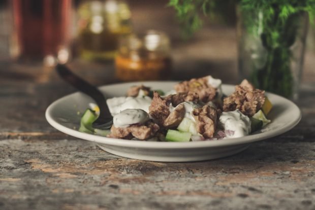 Fish salad with herbs 