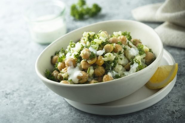 Salad with cauliflower and chickpeas is a simple and delicious recipe, how to cook step by step