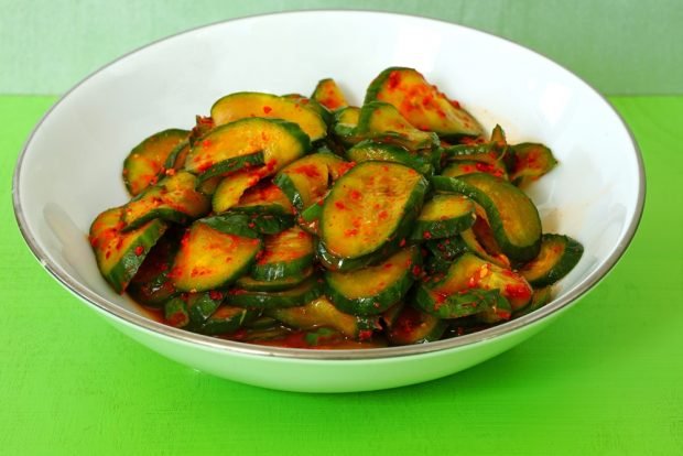 Salad of hot cucumbers