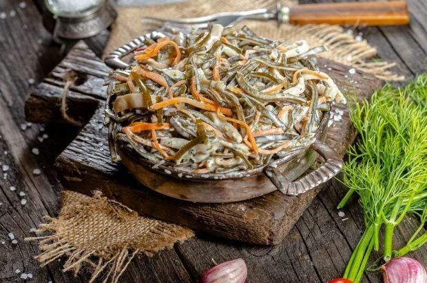 Squid, seaweed and carrot salad with mayonnaise