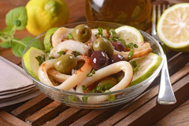 Salad with squid, lemon and olives