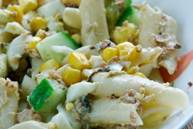 Salad with pasta and canned fish