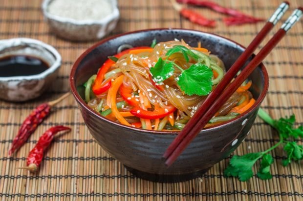 Salad with funchosa, bell pepper, cucumbers and carrots