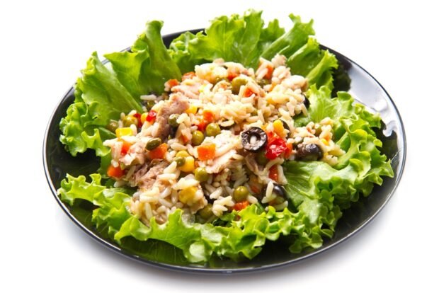 Salad with tuna and rice is a simple and delicious recipe, how to cook step by step